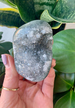 Load image into Gallery viewer, Amethyst Druzy Palm Stone