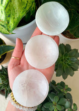 Load image into Gallery viewer, Mini Selenite Bowl
