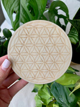 Load image into Gallery viewer, Wooden Crystal Grid Plate