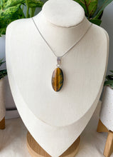 Load image into Gallery viewer, Tigers Eye Pendant
